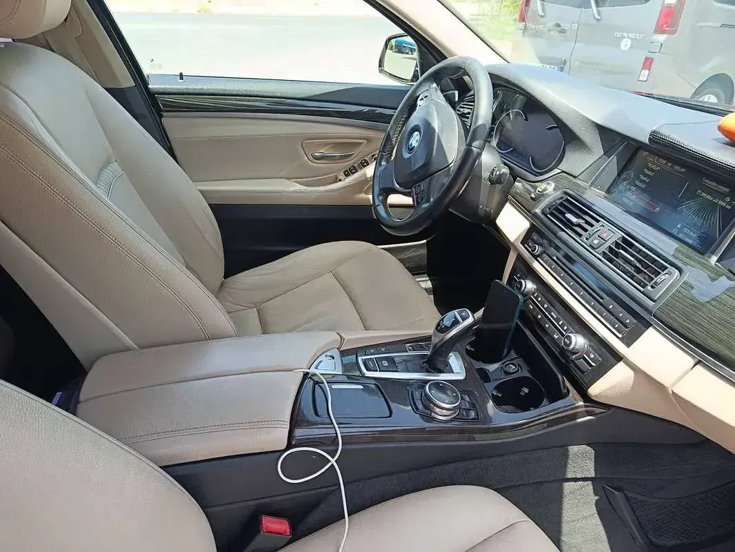 Usata BMW 525 Luxury Line 218 CV (160 kW) 2014 Nero Station wagon
