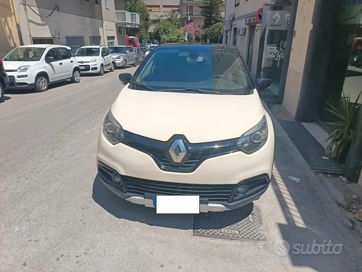 Usata Renault Captur 90 CV (66 kW) 2017 Beige SUV