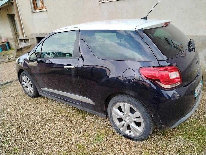Usata Citroën DS3 68 CV (50 kW) 2014 Blu Utilitaria