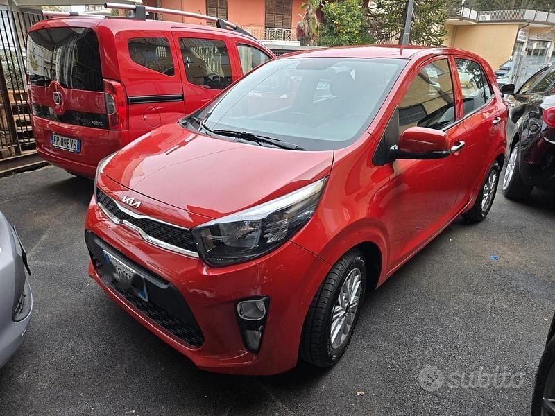 Usata Kia Picanto X-Line 65 CV (47 kW) 2022 Rosso Utilitaria