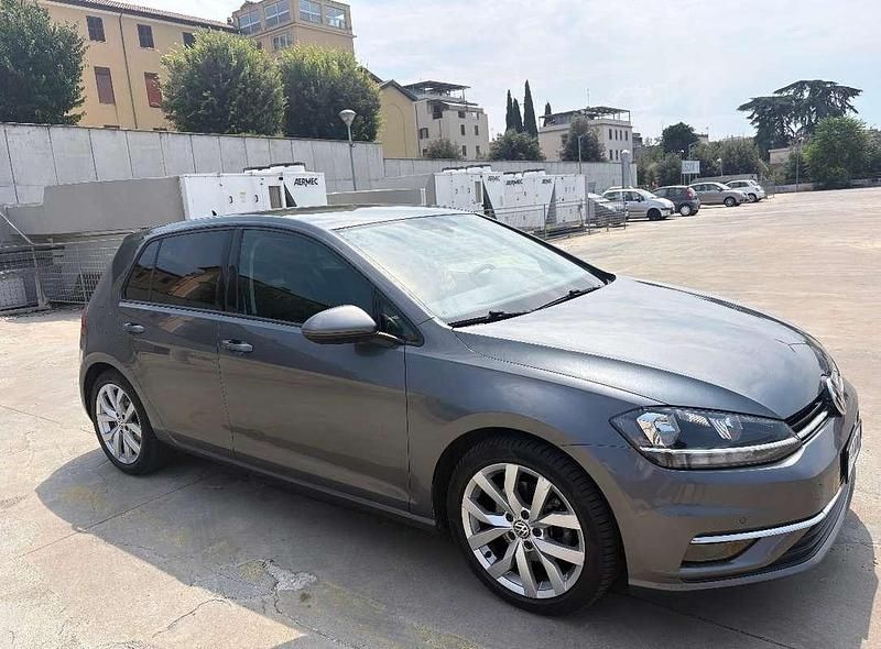 Usata VW Golf VII Highline 116 CV (85 kW) 2018 Grigio Berlina