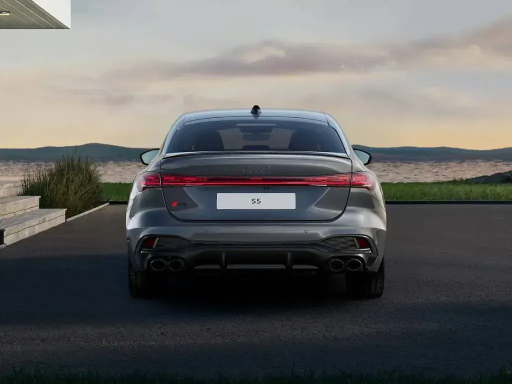 Nuova Audi S5 Sport 367 CV (269 kW) 2026 Grigio daytona perlato Berlina