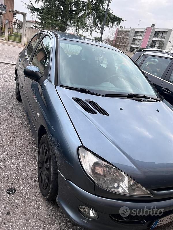 Usata Peugeot 206 88 CV (64 kW) 2006 Grigio Station wagon