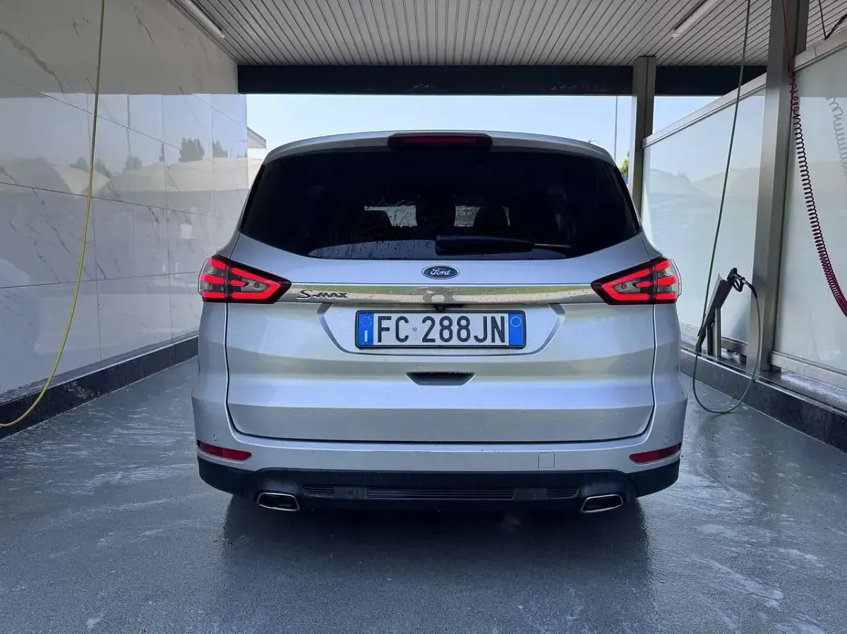 Usata Ford S-MAX Titanium 179 CV (131 kW) 2016 Argento Monovolume