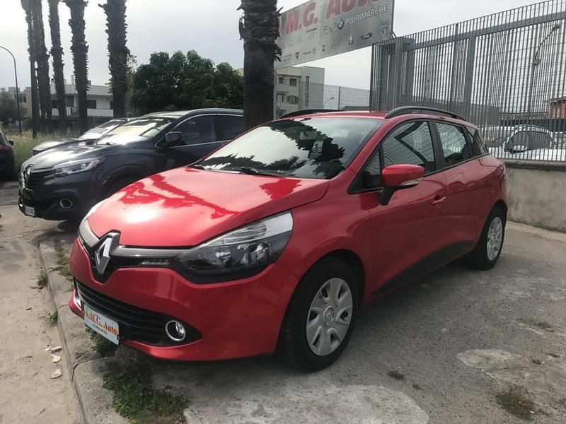 Usata Renault Clio GrandTour 75 CV (55 kW) 2014 Arancione Station wagon