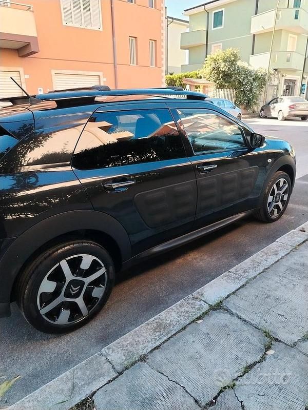 Usata Citroën C4 Cactus 99 CV (72 kW) 2017 Nero Utilitaria