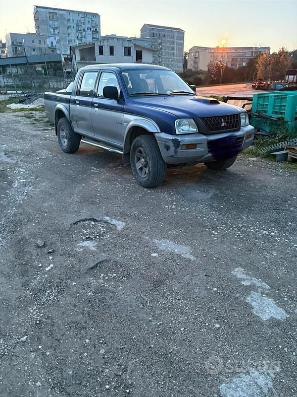 Usata Mitsubishi L200 87 CV (63 kW) 2002 Blu Pick-up