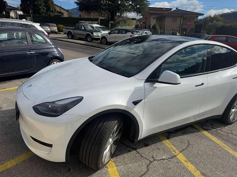 Usata Tesla Model Y 88 kW (120 CV) 2022 Bianco SUV