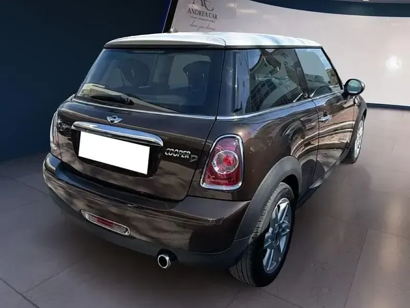 Usata Mini Cooper D 111 CV (81 kW) 2011 Marrone Utilitaria