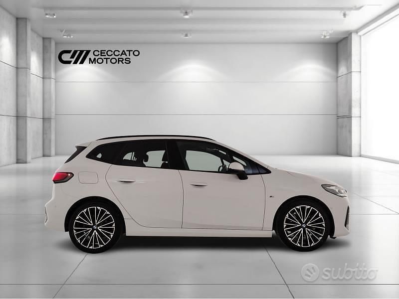 Usata BMW 218 Active Tourer Comfort Edition 150 CV (110 kW) 2024 Bianco Monovolume