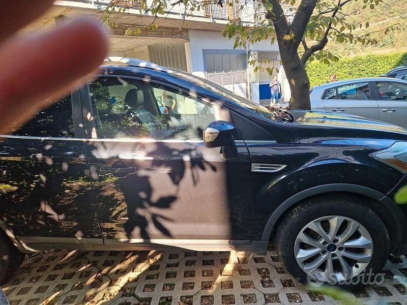 Usata Ford Kuga 163 CV (119 kW) 2012 Nero SUV