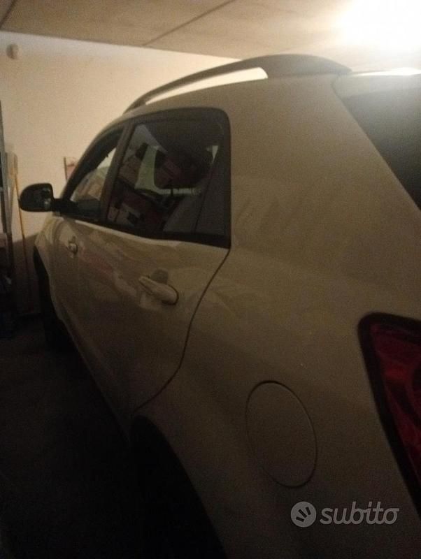 Usata Ssangyong (KGM) Korando 175 CV (128 kW) 2012 Bianco SUV