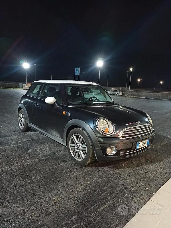 Usata Mini Cooper 120 CV (88 kW) 2007 Nero Utilitaria