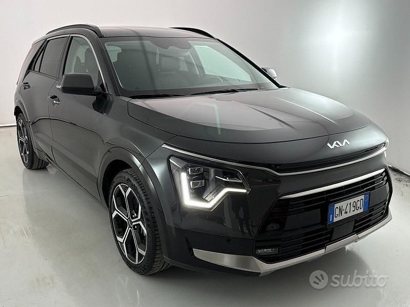Usata Kia Niro Premium 105 CV (77 kW) 2023 Grigio SUV