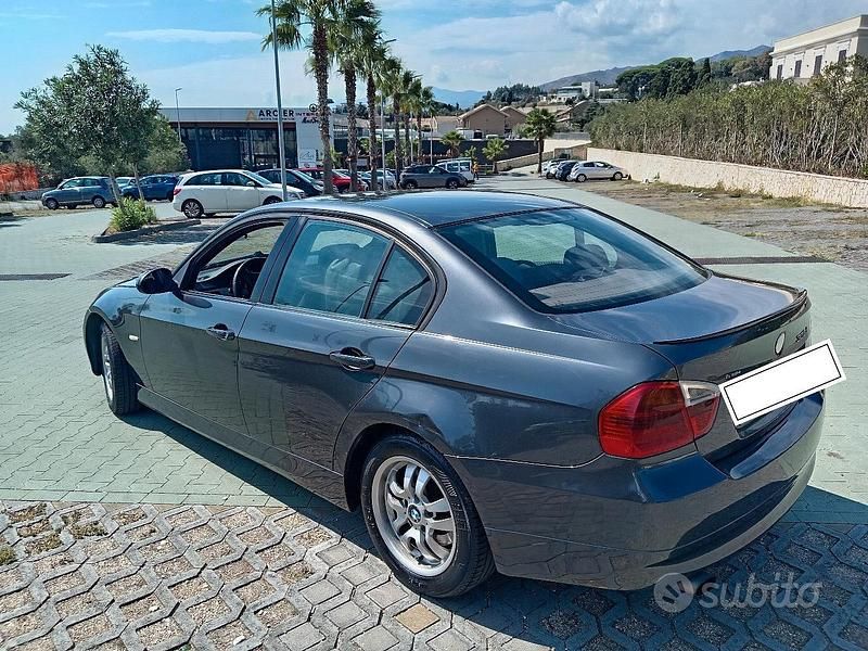 Usado BMW 320 163 CV (119 kW) 2006 Gris Berlina