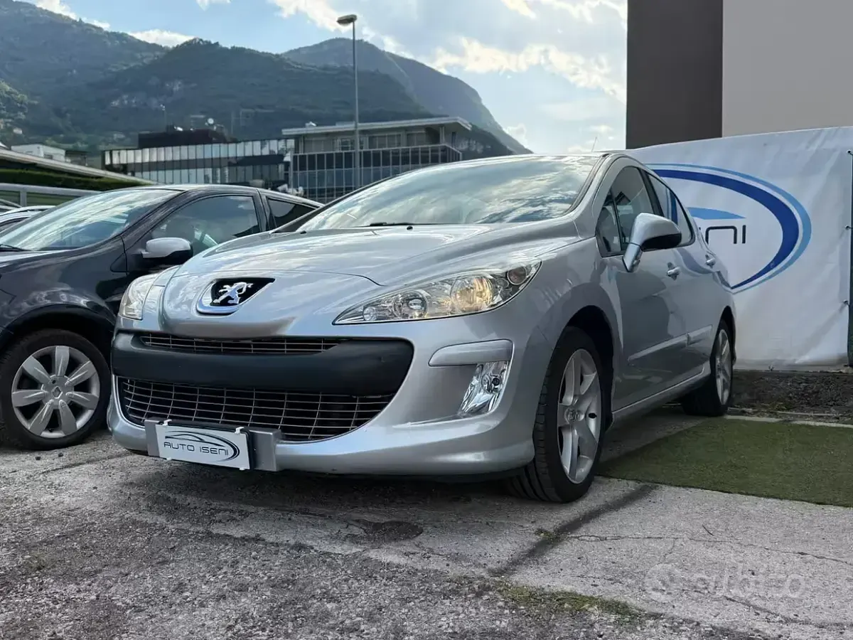 Usata Peugeot 308 109 CV (80 kW) 2008 Berlina