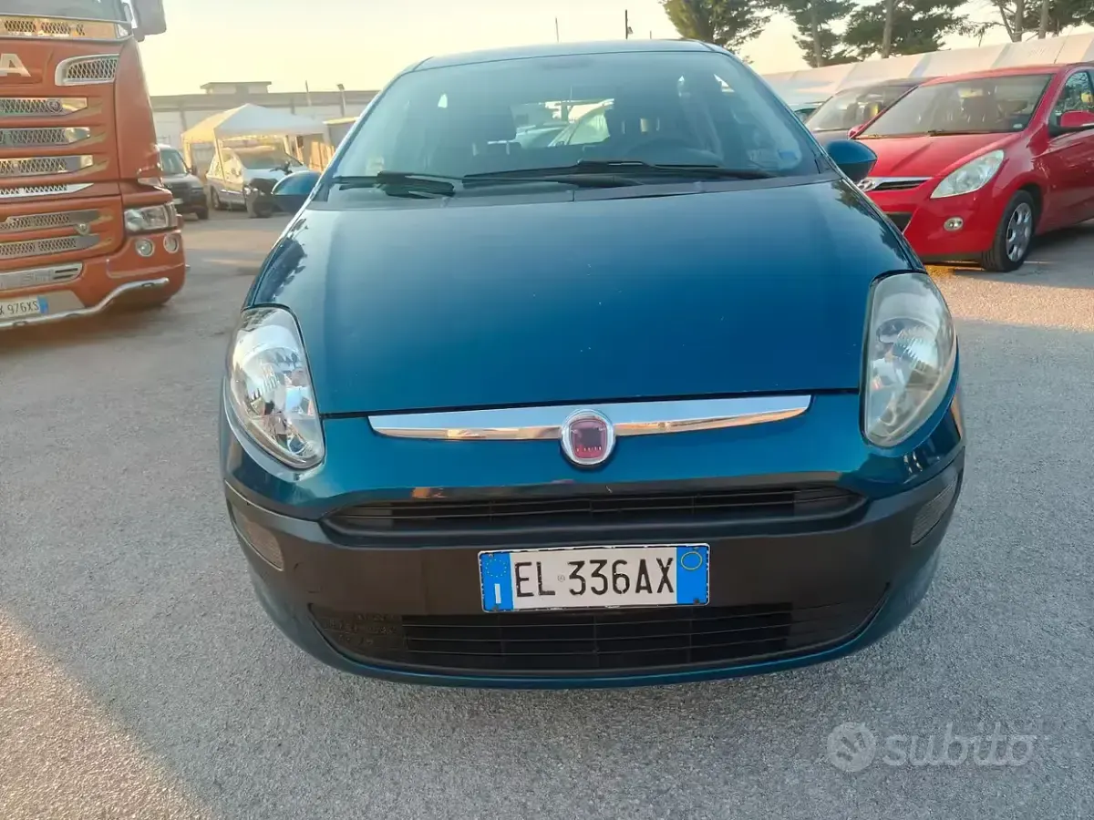 Usata Fiat Punto Evo Lounge 69 CV (50 kW) 2012 Verde Utilitaria