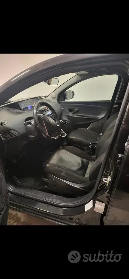 Usata Lancia Ypsilon 95 CV (69 kW) 2011 Utilitaria