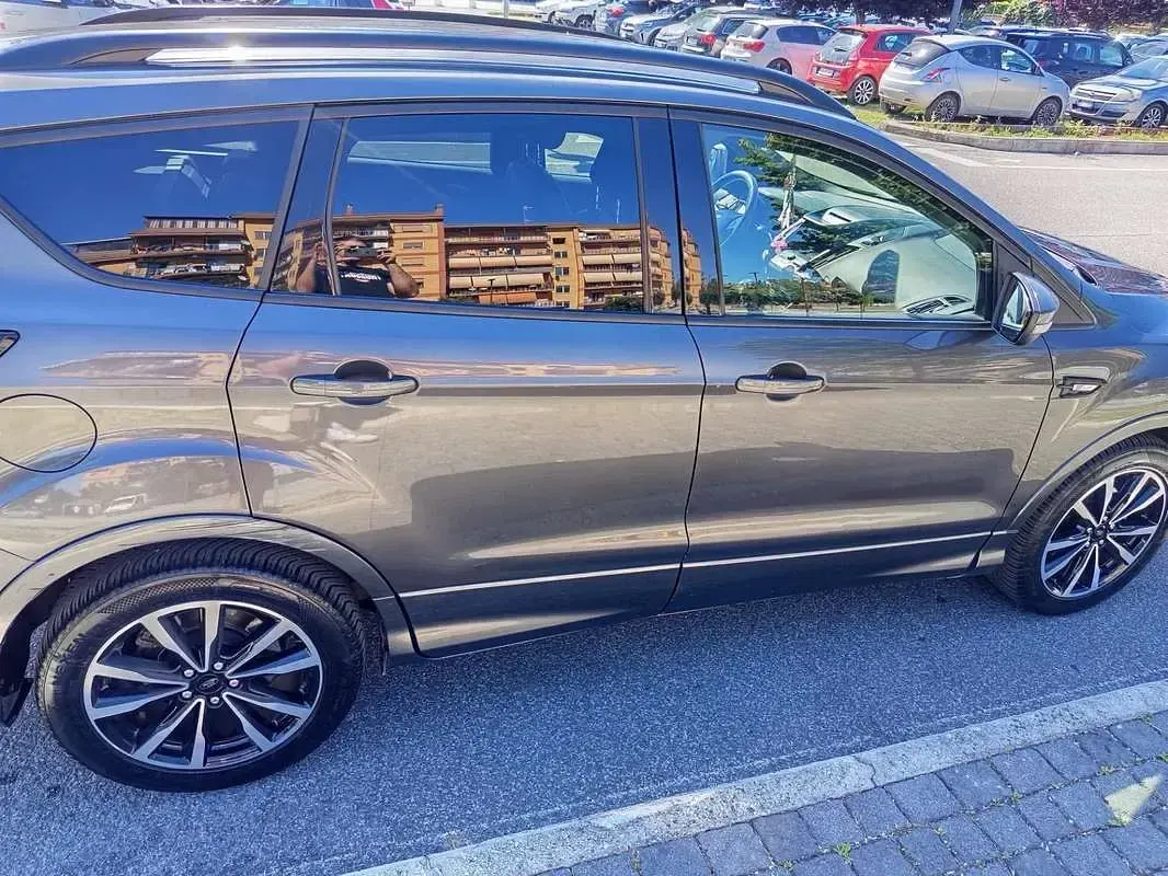 Usata Ford Kuga S 120 CV (88 kW) 2018 SUV