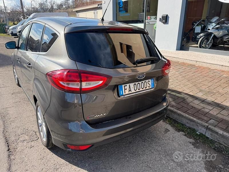Usata Ford C-MAX Titanium 125 CV (91 kW) 2015 Grigio Monovolume