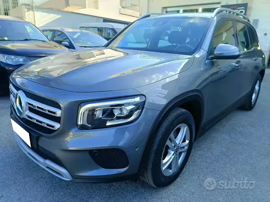 Usata Mercedes GLB180 Executive 116 CV (85 kW) 2023 Grigio SUV