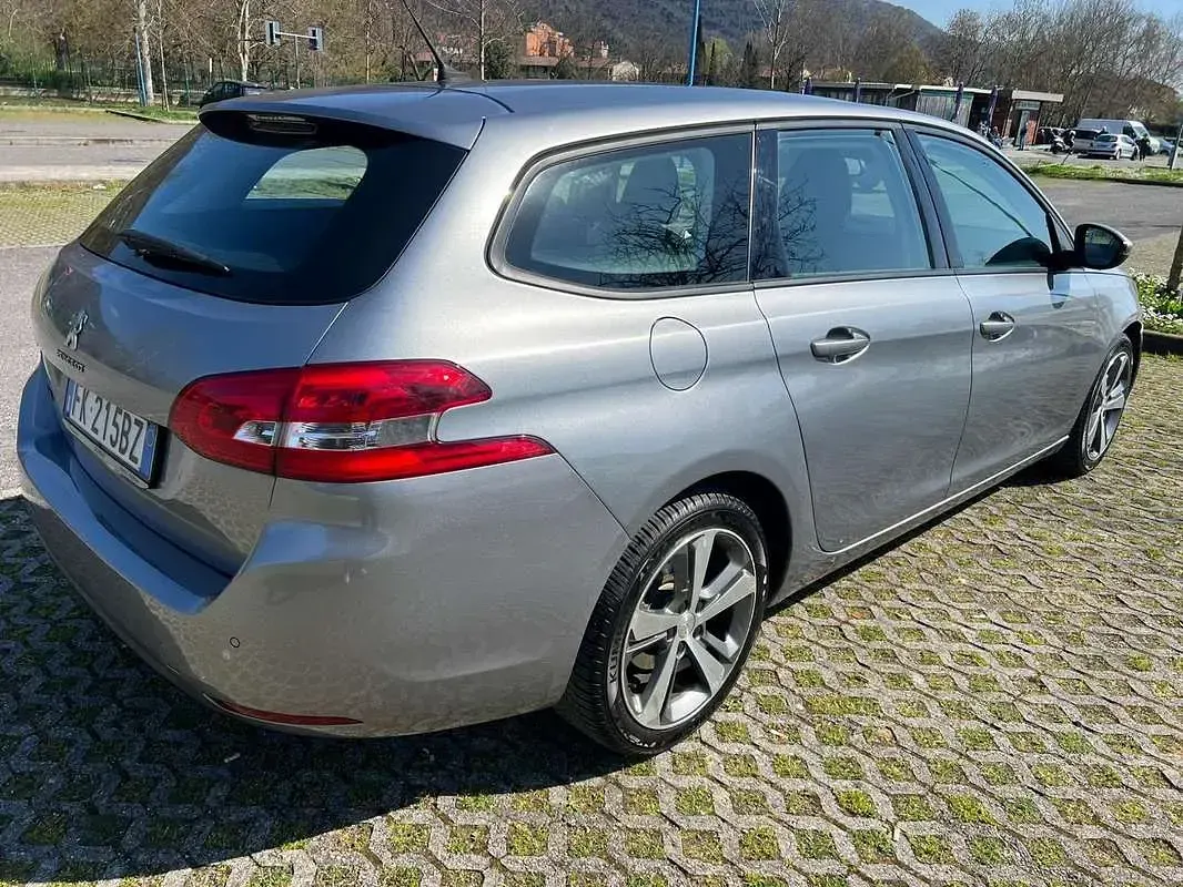 Usata Peugeot 308 SW Active 120 CV (88 kW) 2017 Station wagon