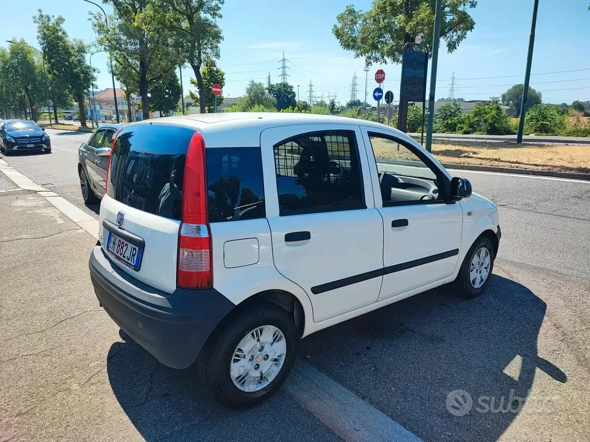 Usata Fiat Panda Active 69 CV (50 kW) 2011 Bianco Utilitaria