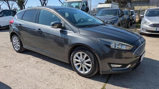 Usata Ford Focus 120 CV (88 kW) 2017 Grigio Monovolume