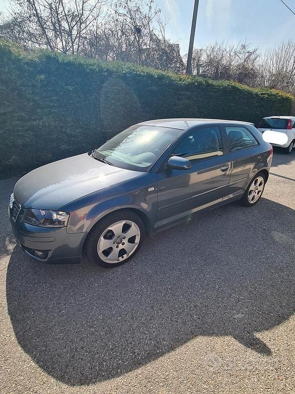 Usata Audi A3 Ambiente 140 CV (102 kW) 2004 Grigio Utilitaria
