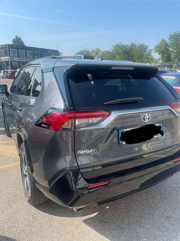 Usata Toyota RAV4 Hybrid 185 CV (136 kW) 2022 Grigio SUV