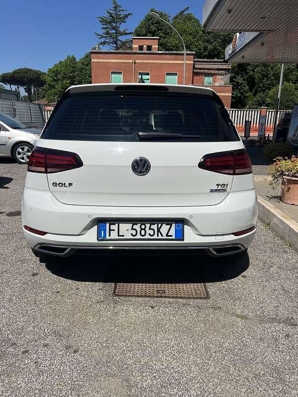 Usata VW Golf VII Highline 110 CV (80 kW) 2017 Berlina