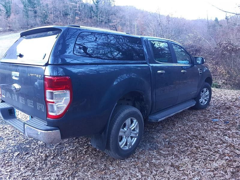 Usata Ford Ranger Limited 213 CV (156 kW) 2021 Grigio Pick-up