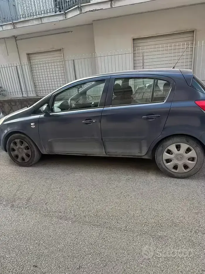 Usata Opel Corsa 69 CV (50 kW) 2009 Blu Utilitaria