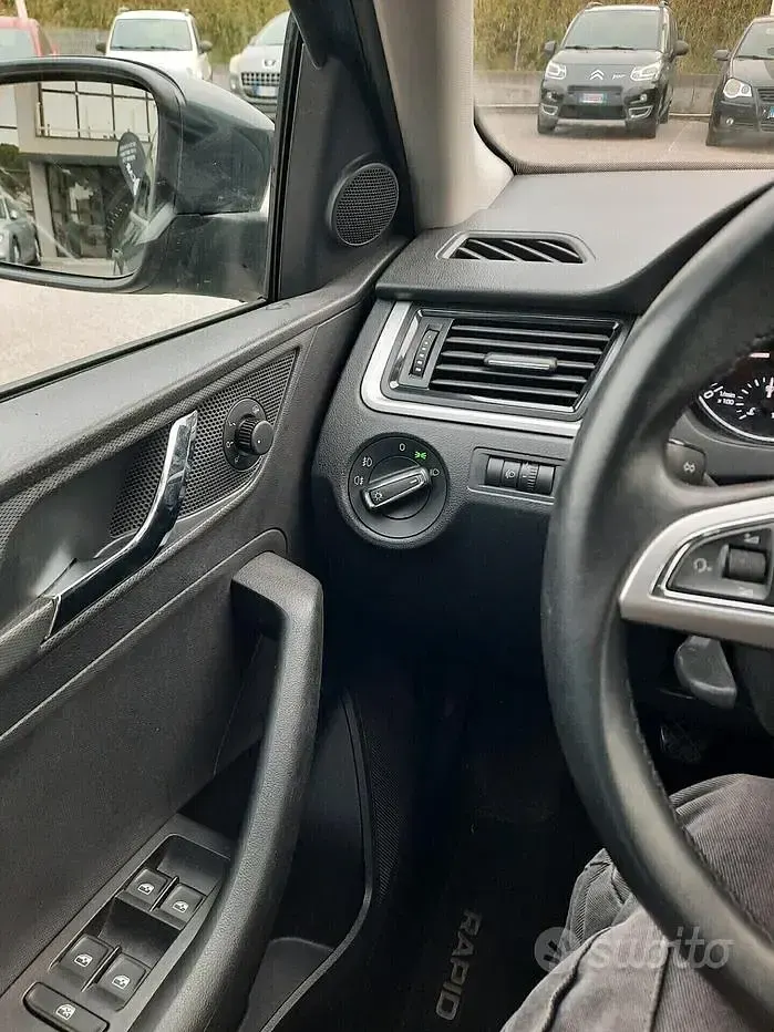 Usata Skoda Rapid Ambition 90 CV (66 kW) 2016 Grigio Utilitaria