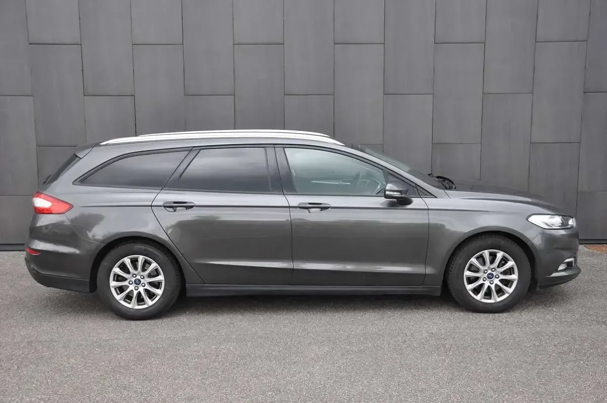 Usata Ford Mondeo Titanium 150 CV (110 kW) 2017 Grigio Station wagon