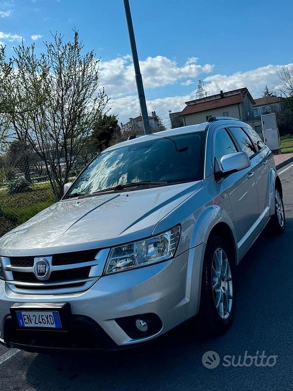 Usata Fiat Freemont 170 CV (125 kW) 2013 Grigio SUV