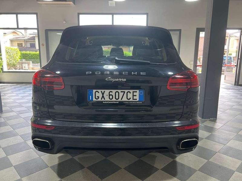 Usata Porsche Cayenne Platinum Edition 262 CV (192 kW) 2017 Nero metallizzato SUV