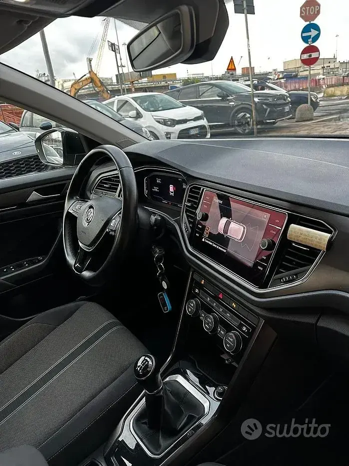 Usata VW T-Roc 116 CV (85 kW) 2019 Grigio SUV