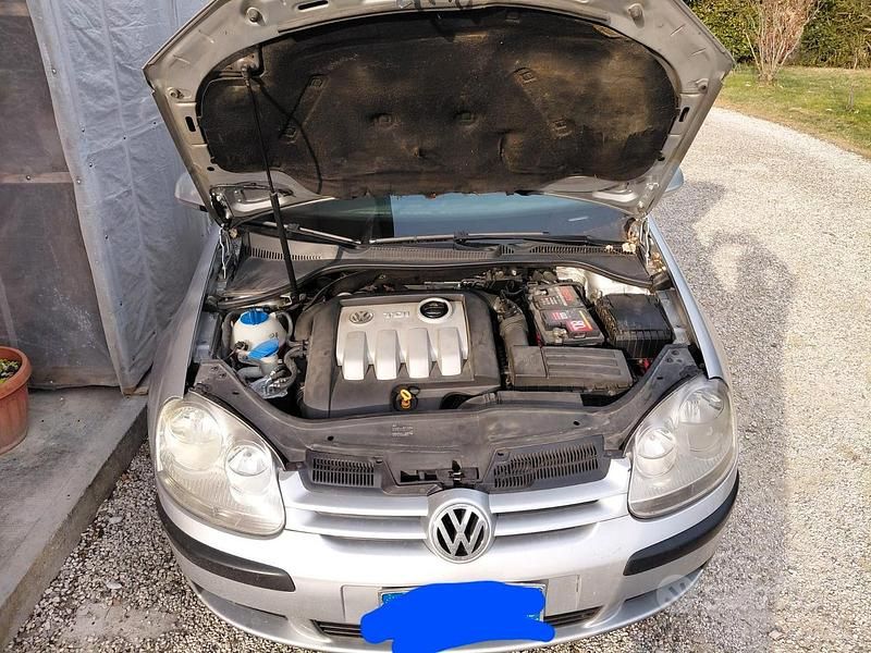 Usata VW Golf IV 105 CV (77 kW) 2005 Berlina