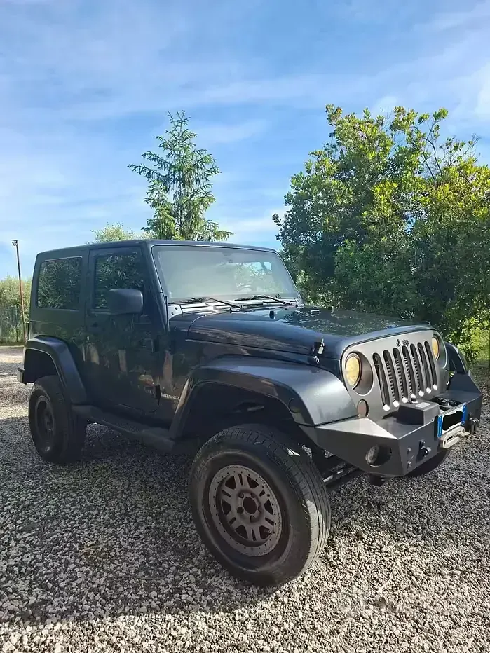 Usata Jeep Wrangler Sahara 177 CV (130 kW) 2007 Grigio SUV