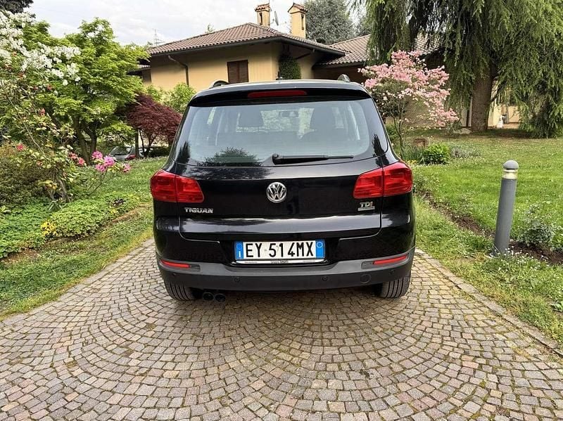Usado VW Tiguan Trendline 110 CV (80 kW) 2015 Negro SUV