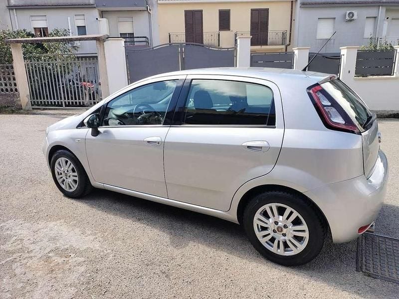 Usata Fiat Punto Evo Dynamic 86 CV (63 kW) 2014 Argento Utilitaria