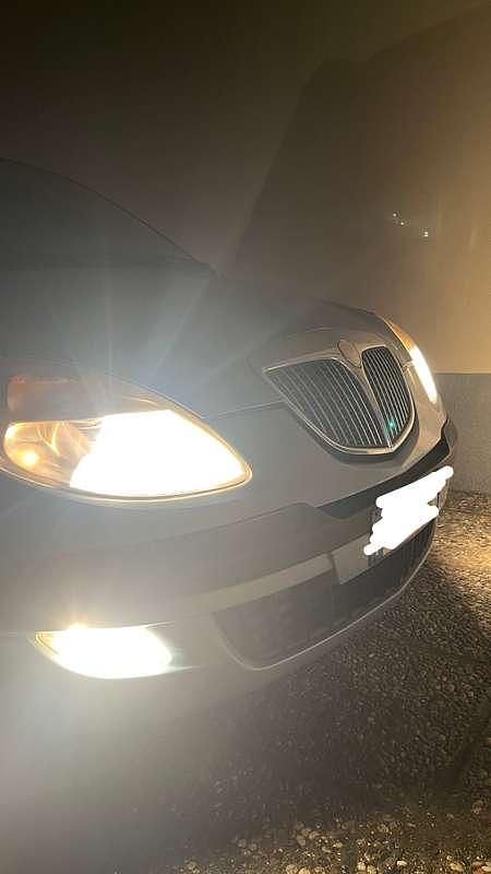 Usata Lancia Ypsilon 60 CV (44 kW) 2003 Utilitaria