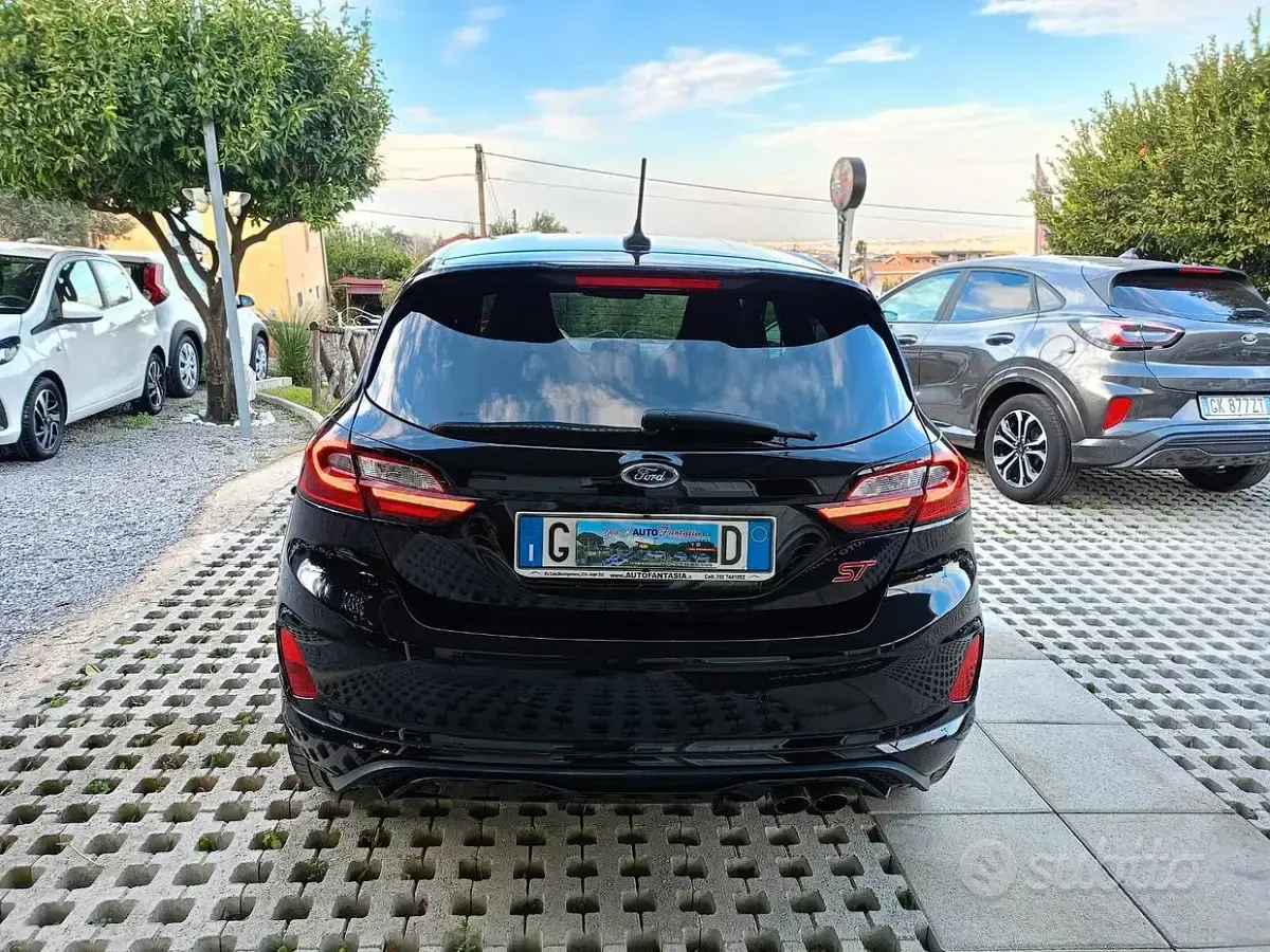 Usata Ford Fiesta ST 200 CV (147 kW) 2023 Nero Utilitaria