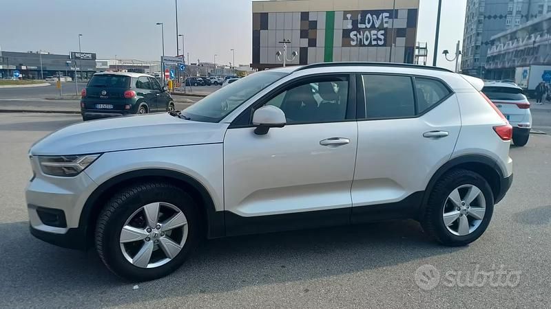Usata Volvo XC40 150 CV (110 kW) 2019 Grigio SUV