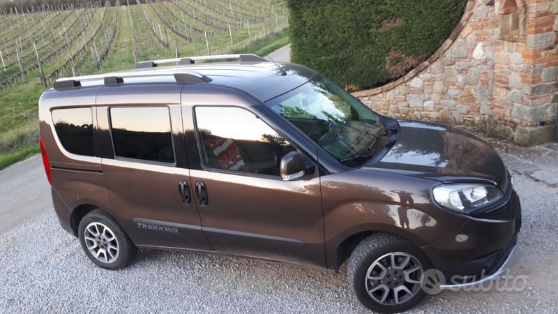 Usata Fiat Doblò Trekking 120 CV (88 kW) 2017 Marrone Monovolume