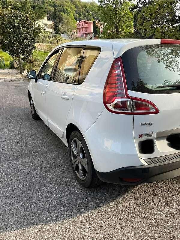 Usata Renault Scénic III 110 CV (80 kW) 2010 Bianco Monovolume