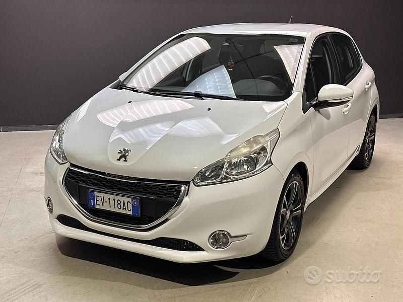Usata Peugeot 208 Allure 82 CV (60 kW) 2014 Other Utilitaria