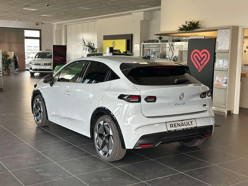 Nuova Renault Clio V Techno 109 CV (80 kW) 2026 Grigio aviation Berlina