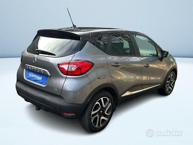 Usata Renault Captur Intens 90 CV (66 kW) 2017 Verde SUV